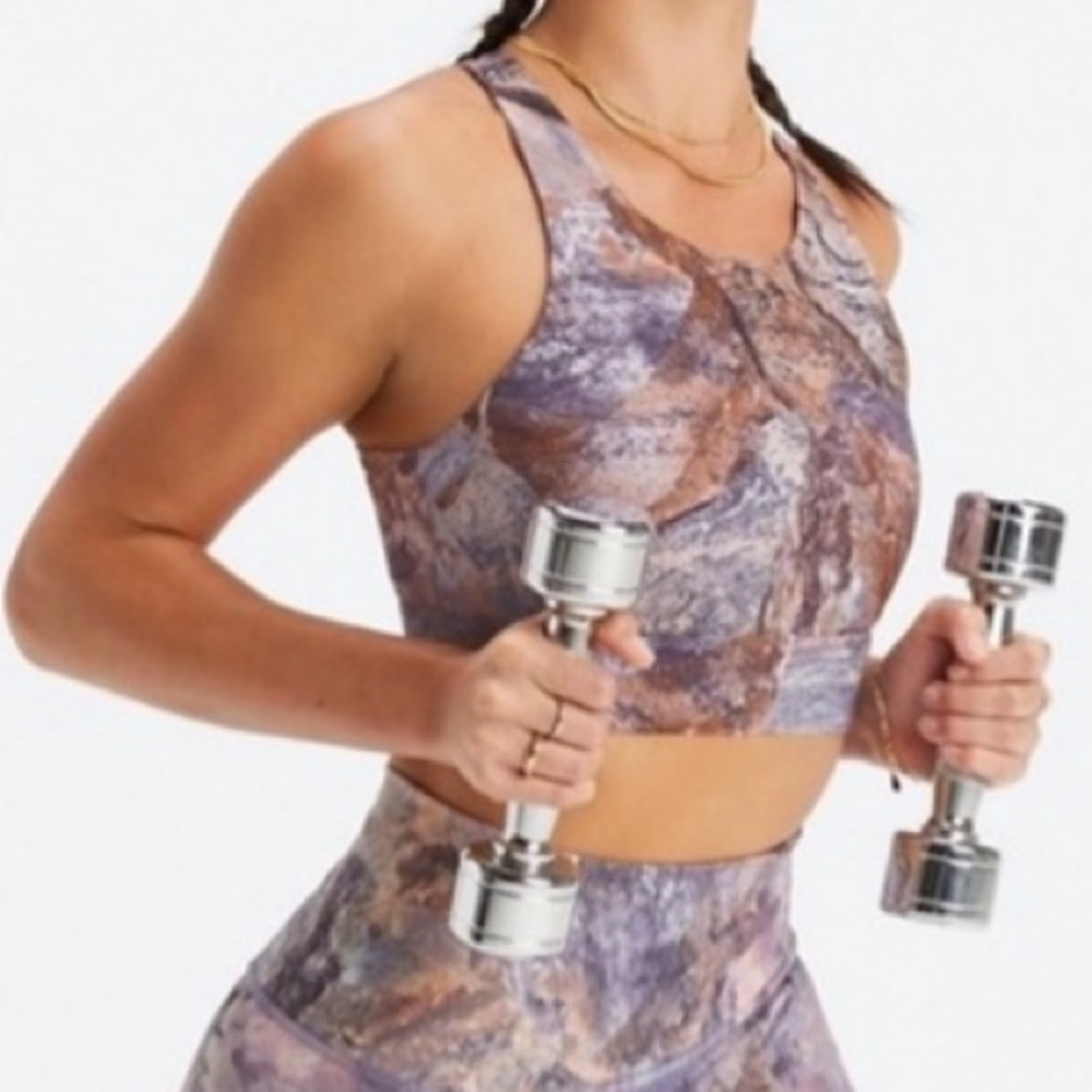 “Orchid Moonrock” Sports Bra 🦄 The No-Bounce Sports Bra by Fabletics 🦄